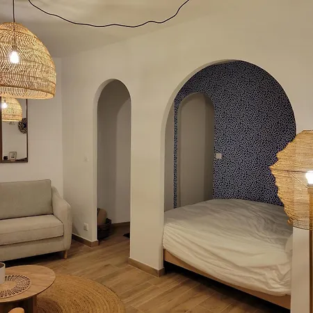 Cocoon Apartment, Apartment *