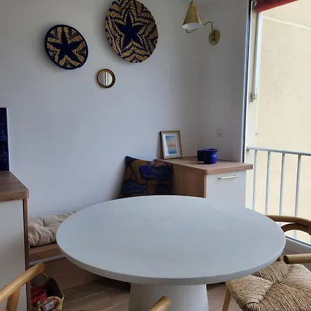 Cocoon Apartment, Apartment